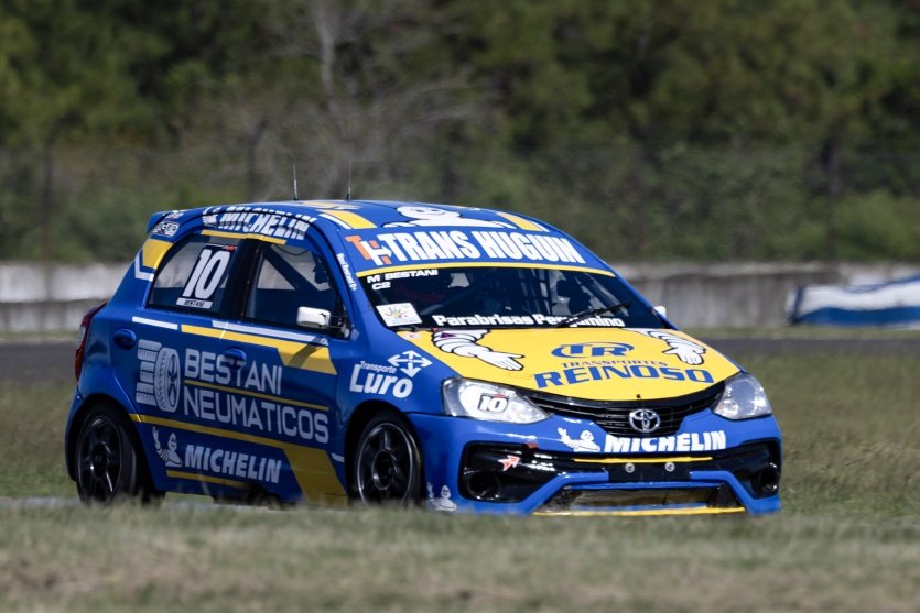 acelerando_team's tweet photo. #TurismoPista #FinalC2
🥇Victoria para Francisco Coltrinari en Concepción 🚀
🥈Maxi Bestani
🥉Iñaki Beitia
#TNenConcepcion
📸 @agenciava @prensatn https://t.co/Wv9g3WhsfY