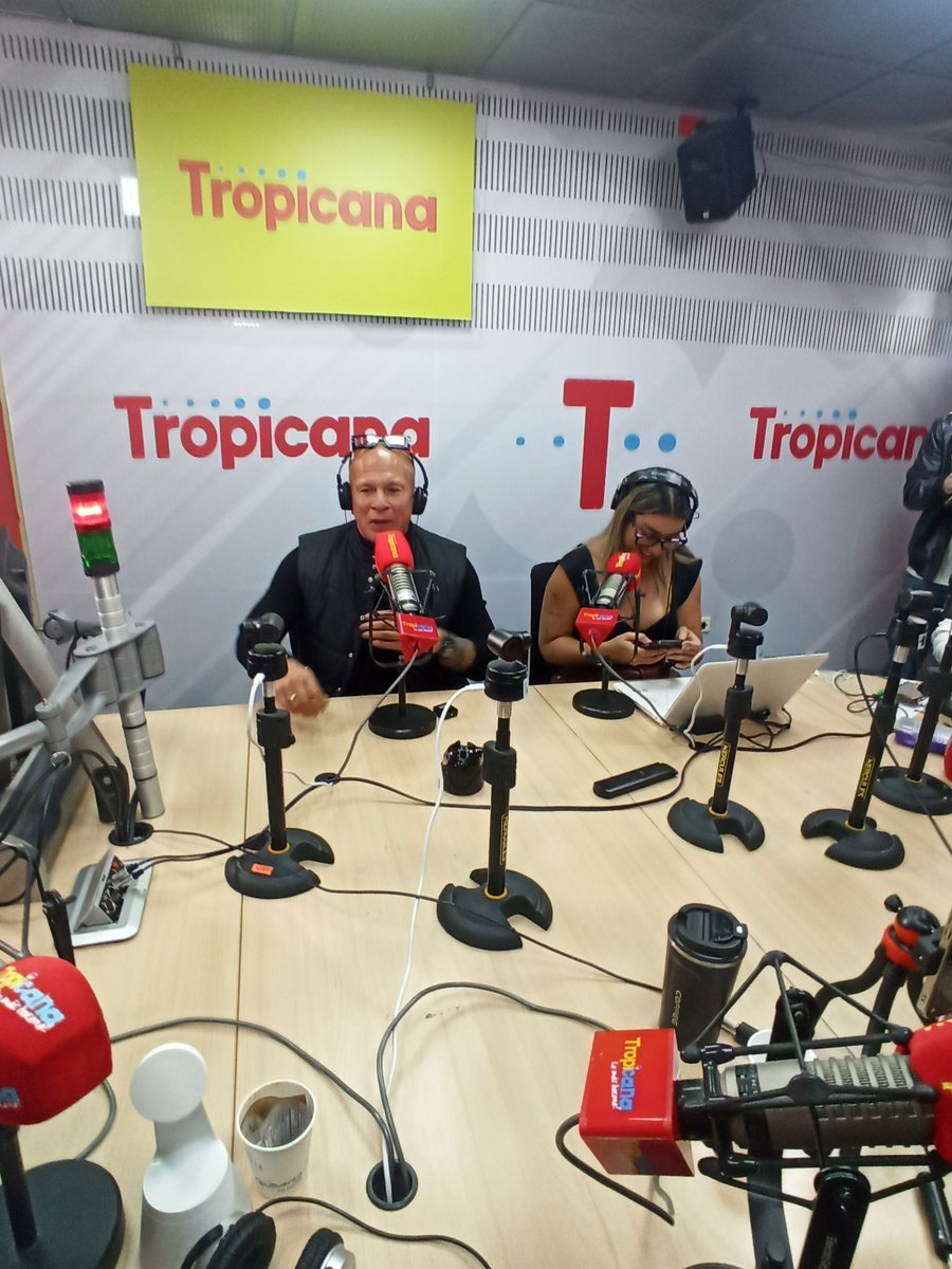 TropiBogota's tweet photo. Doctor Byter en #CómoAmanecióBogotá 
#DoctorByter https://t.co/pmyuwc5ba6