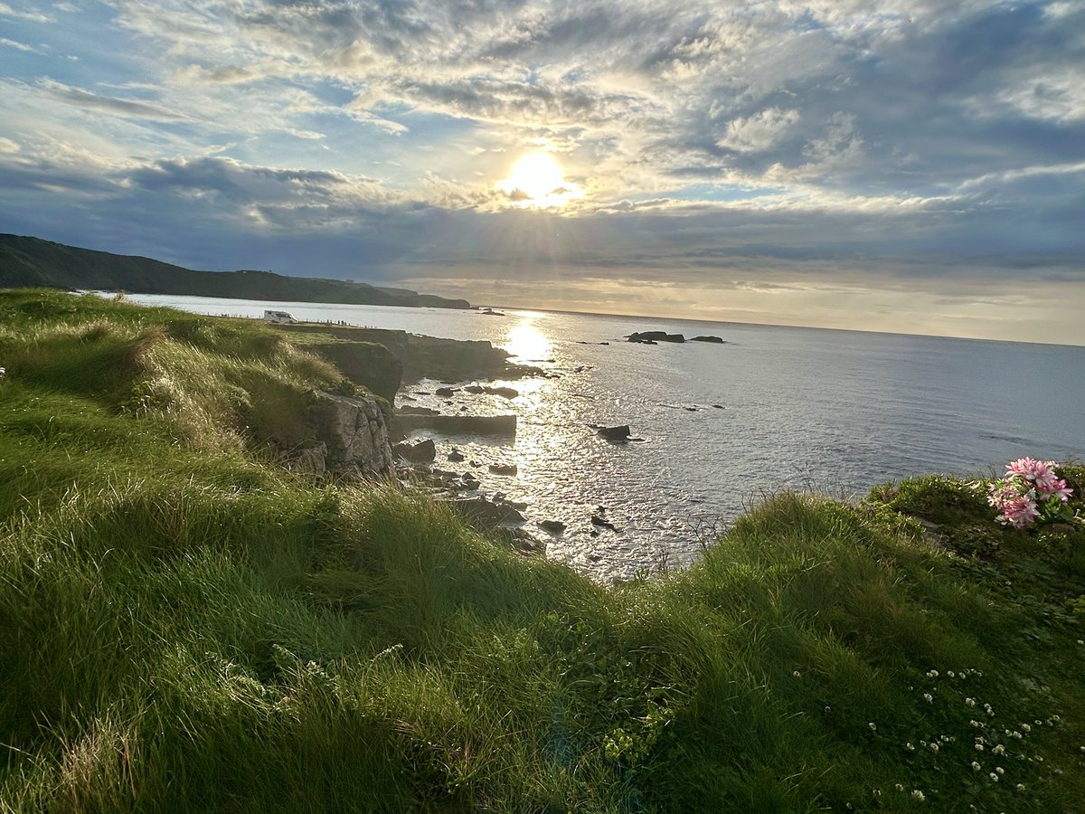 Mariapecasti's tweet image. Y que no se acaben los atardeceres 🌅
Por más findes exprés con gente bonita 💚🥰🌊💙