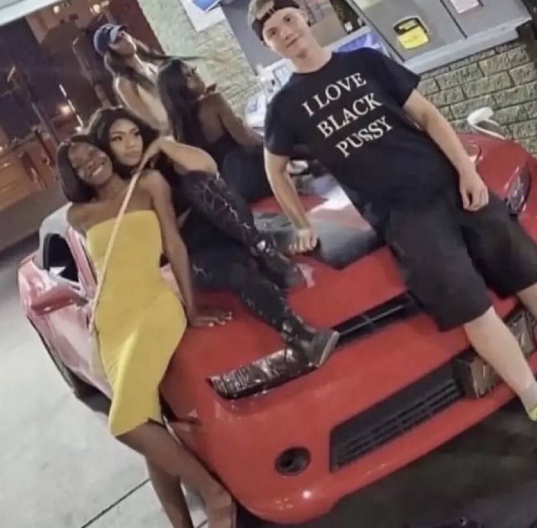 insane poses tweet media