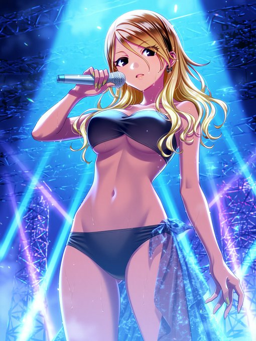 水着でステージに立つアイドルの愛衣(シャニマス)