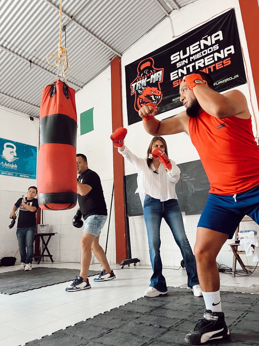 ¡Una mañana de domingo llena de energía y deporte en todo el país! 🥊✨ Hoy llevó a cabo la Clase Nacional de boxeo organizada por nuestra Presidenta <a href="/Claudiashein/">Claudia Sheinbaum Pardo</a>, que además se realizó de manera simultánea en diferentes estados y municipios del país. Por supuesto, el Presidente