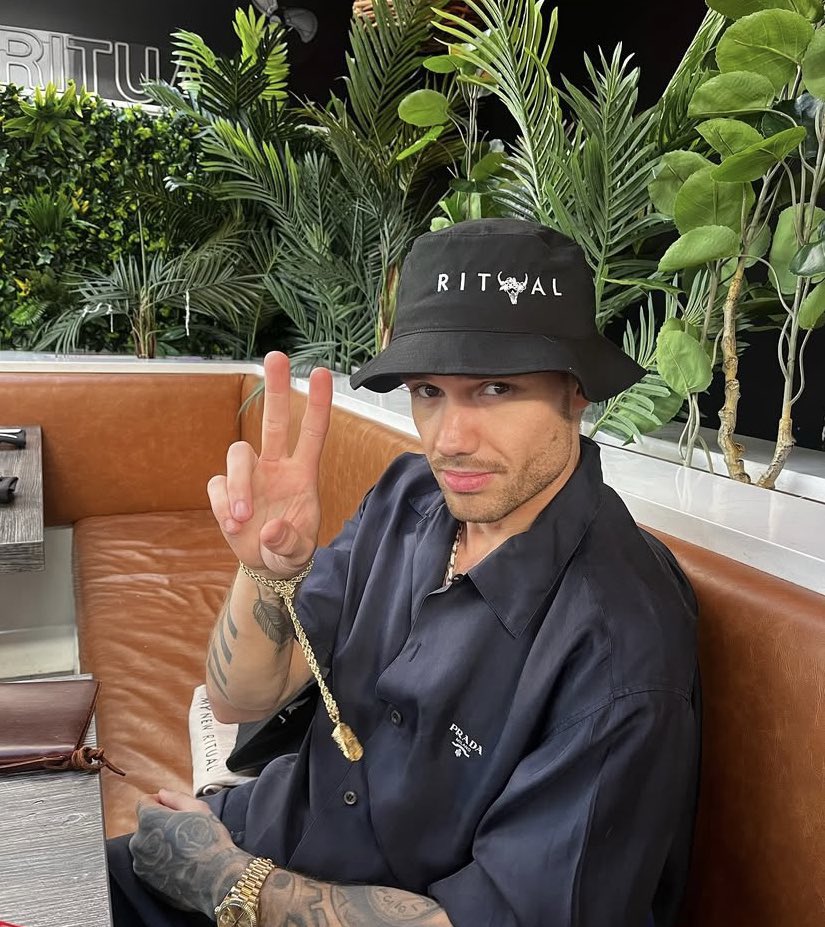 ZAYNICFALLS's tweet photo. 🥺 https://t.co/xxrUro8gLl