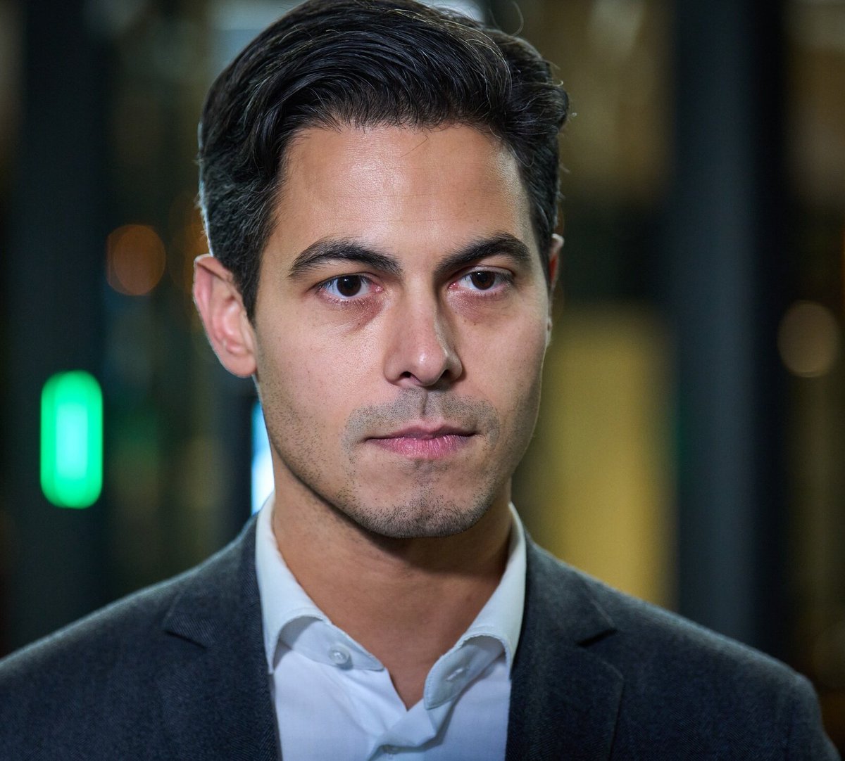 KAFKA_Dev's tweet image. Je verzint het niet maar Rob Jetten klaagt dat de energierekening onbetaalbaar wordt! 
Jetten gaf tientallen MILJARDEN uit aan onzinnige windmolens terwijl ze beton storten in onze gasvelden!

Doe een ❤️ &amp;amp; RT als je WALGT van Jetten!