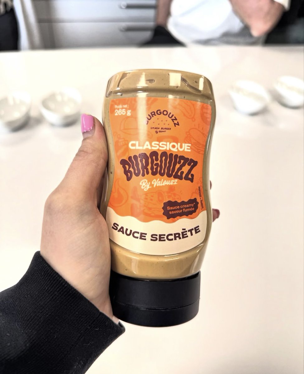 🚨 *BREAKING NEWS CHEZ BURGOUZZ* 🚨

Tu croyais qu’on avait tout donné ? 😏 *Eh bien, tu n’as encore rien vu !* 😜

🔥 *La sauce BURGOUZZ* débarque enfin en format 300ml ! 300ml de pur bonheur. Elle est *faite sur-mesure* dans les labos de <a href="/soreal/">soreal</a> ! (la même qui fait fondre