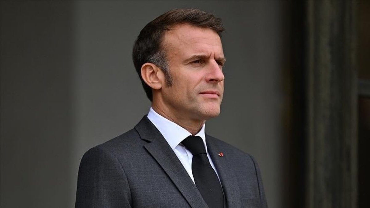 #Macron: „Während die Ukraine Präsident Trumps Angebot eines vollständigen und bedingungslosen 30-tägigen Waffenstillstands vor fast einem Monat angenommen hat und wir mit allen unseren Partnern daran arbeiten, Wege zur Erreichung des Friedens zu finden, führt Russland seinen