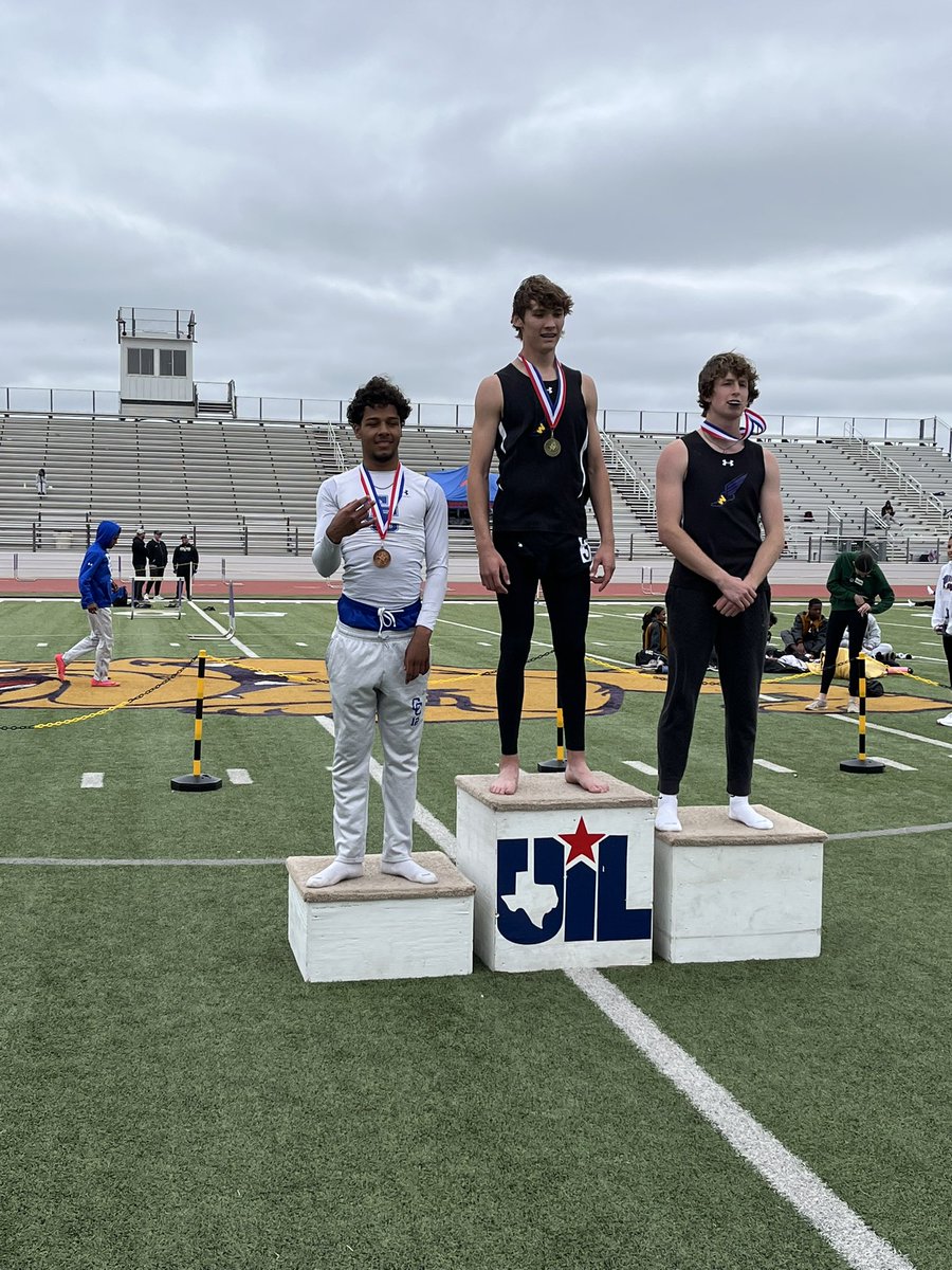 CoogsTrack's tweet photo. Congratulations to day 2 of District Area Qualifiers!
400-3rd- Jeramiah Appel
200-4th-Peyton Ewing
1600/800-3rd-Gabriel Reyna
Shotput-4th-Dycin Davis
Triple Jump-1st- Chris Assir https://t.co/qxyTZatw5e