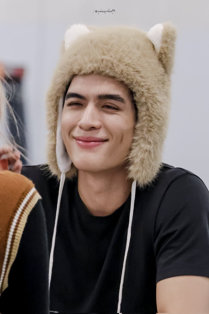 แวมพ์ tweet media
