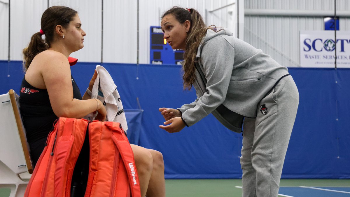 The doubles point against the Sugar Bears belongs to the Govs!🎩🎾

#LetsGoPeay