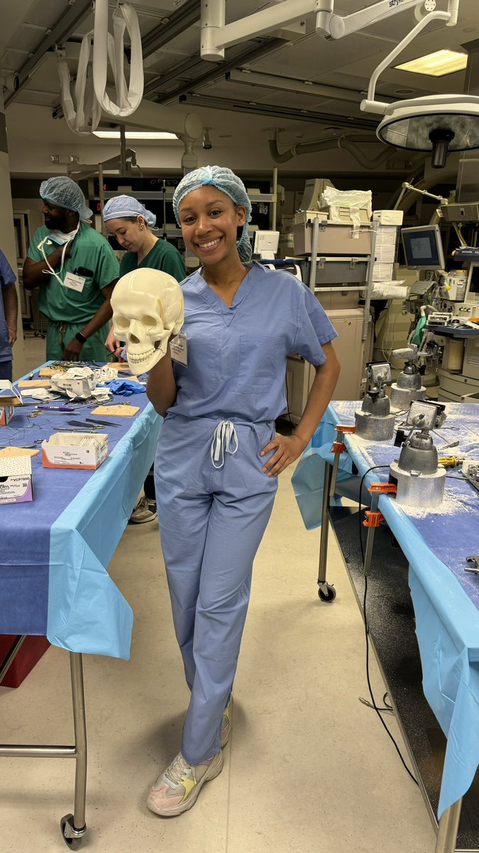madisoncsevans's tweet image. It was an unforgettable experience attending the Thomas Jefferson Neurosurgery Boot Camp this weekend! Learned so much from the incredible faculty and hands-on sessions. 🧠
#Neurosurgery #MedTwitter