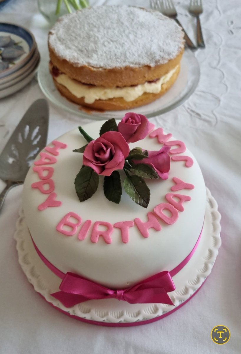At our <a href="/reengageuk/">Re-engage</a> tea party today our host made a beautiful birthday cake for June who celebrated her 94th birthday.  Really grateful to our generous hosts who go above &amp; beyond every month to help reduce loneliness in later life 🍰🫖
#endlonelines