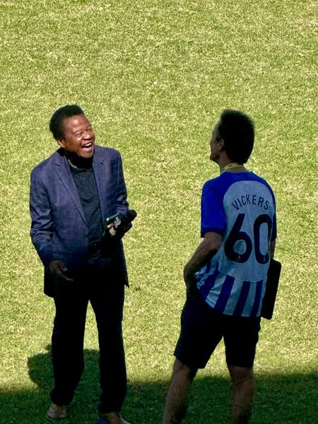 Ngezi Platinum Stars were deserved 2-1 winners over CAPS at Rufaro, with angry CAPS fans calling for the head of coach Lloyd Chitembwe, with 4 points from 5 matches. Good game, got to see my great friend Charles Mabika and the legend Moses Chunga too!