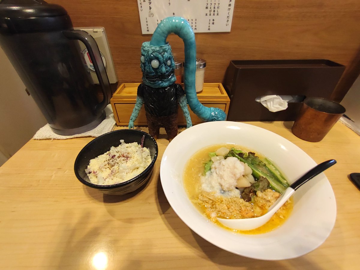 ホタテアヒージョと貝柱のそば　
優しくて、いくらでも飲んでいたくなるスープ絶品でした。
また食べに行きたいです。
#麺屋M万歳
