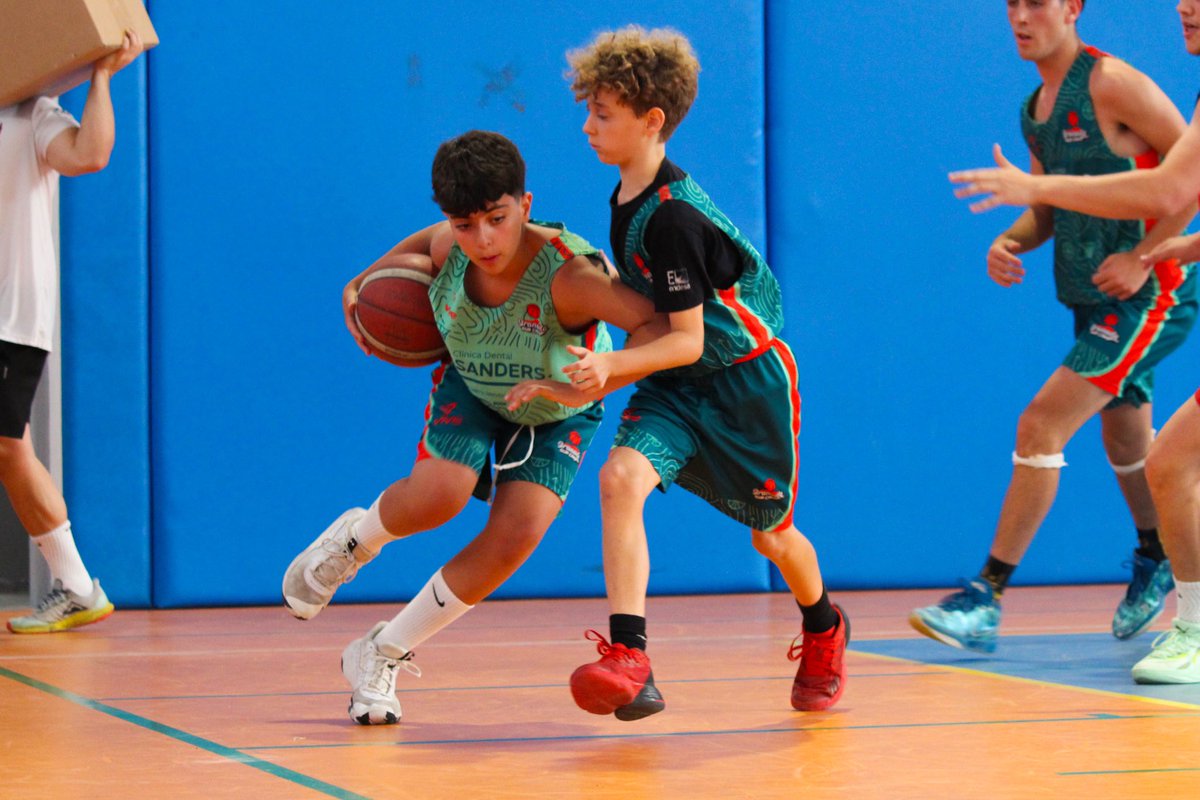 Verde oscuro 🆚 Verde clarito 🟢

🫶🏻 Enamorados de la ropa de nuestros campistas, siempre de la mano de <a href="/DentalSanders/">Dra.Beatriz Mendoza</a> 🦷 

#GSC25