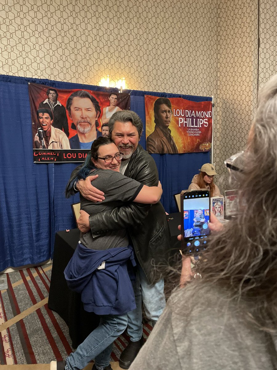 Lou Diamond Phillips is giving out free hugs to all Astro fans on Day 3! Don’t miss out! 🚀