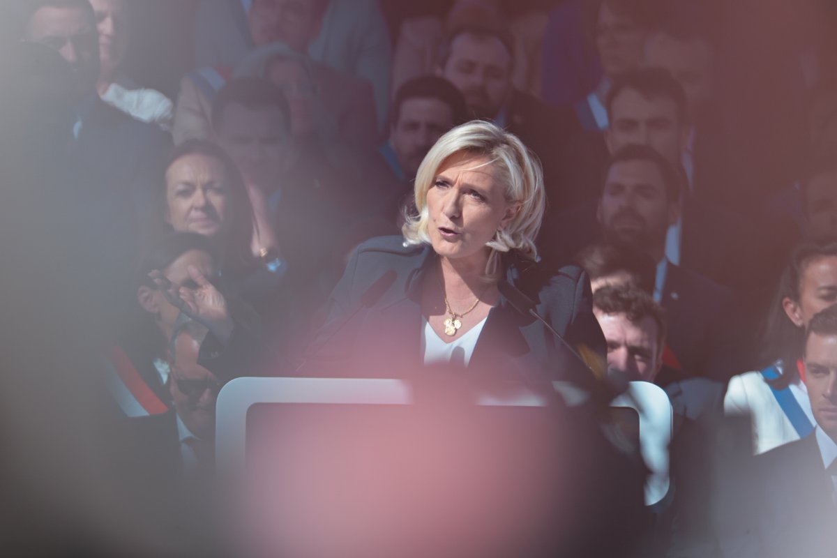 Marine Le Pen tweet media