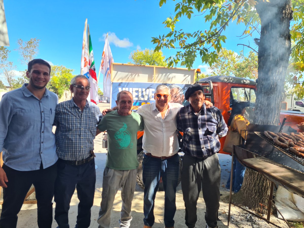 Domingo de inauguración de Comité de la lista 6221 en Sarandí Grande junto a los candidatos <a href="/PajaroEnciso/">Carlos Enciso Christiansen</a> @Facundo62A 
A trabajar mucho esta 🍊 mecánica lo saben hacer, a dejar todo en la cancha.