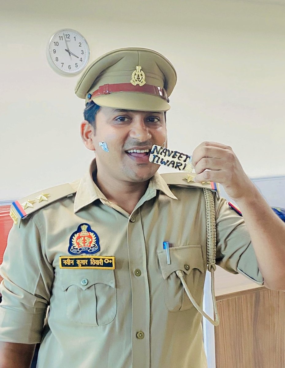 आज दुष्यन्त कुमार जी की ये पंक्तियां ध्यान आ रही हैं-
.
"मालूम था मुझको कि हर धारा नदी होती नहीं,
हर वृक्ष की हर शाख फूलों से लदी होती नहीं।
फिर भी लगा जब तक क़दम आगे बढ़ाऊँगा नहीं,
कैसे कटेगा रास्ता यदि गुनगुनाऊँगा नहीं।।"