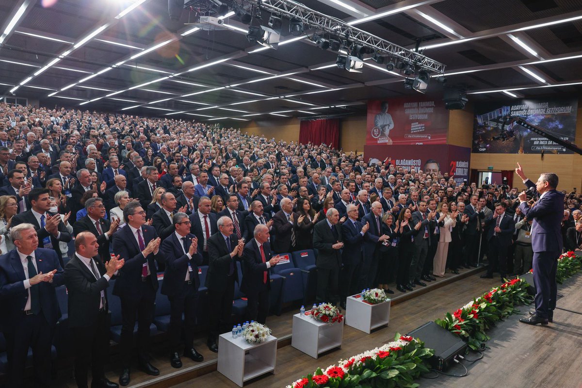 eczozgurozel's tweet image. Bugün 19 Mart darbe girişimine karşı partimize, baba ocağımıza sahip çıkan her bir delegemizin cesaretine ve inancına teşekkür ediyorum. 

Bizi bir kez daha Genel Başkanlık görevine seçen bu büyük aileye, Mustafa Kemal Atatürk’ün, Cumhuriyet’in yılmaz neferlerine sonsuz…