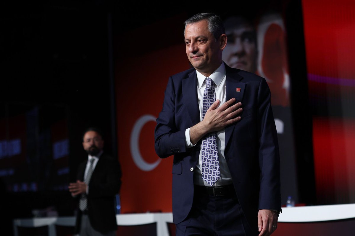 eczozgurozel's tweet image. Bugün 19 Mart darbe girişimine karşı partimize, baba ocağımıza sahip çıkan her bir delegemizin cesaretine ve inancına teşekkür ediyorum. 

Bizi bir kez daha Genel Başkanlık görevine seçen bu büyük aileye, Mustafa Kemal Atatürk’ün, Cumhuriyet’in yılmaz neferlerine sonsuz…