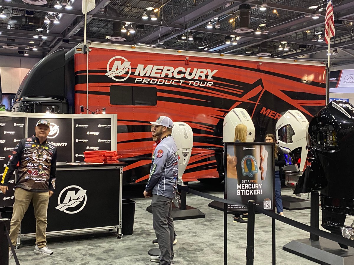 SkeetReese1's tweet photo. Checking out some of my sponsors at Redcrest π€ @majorleaguefishingofficial @rangerboats @mercurymarine @lowrancefishing @power.pole #bass #basstour #tournament #redcrest https://t.co/JN5tuI0vIm