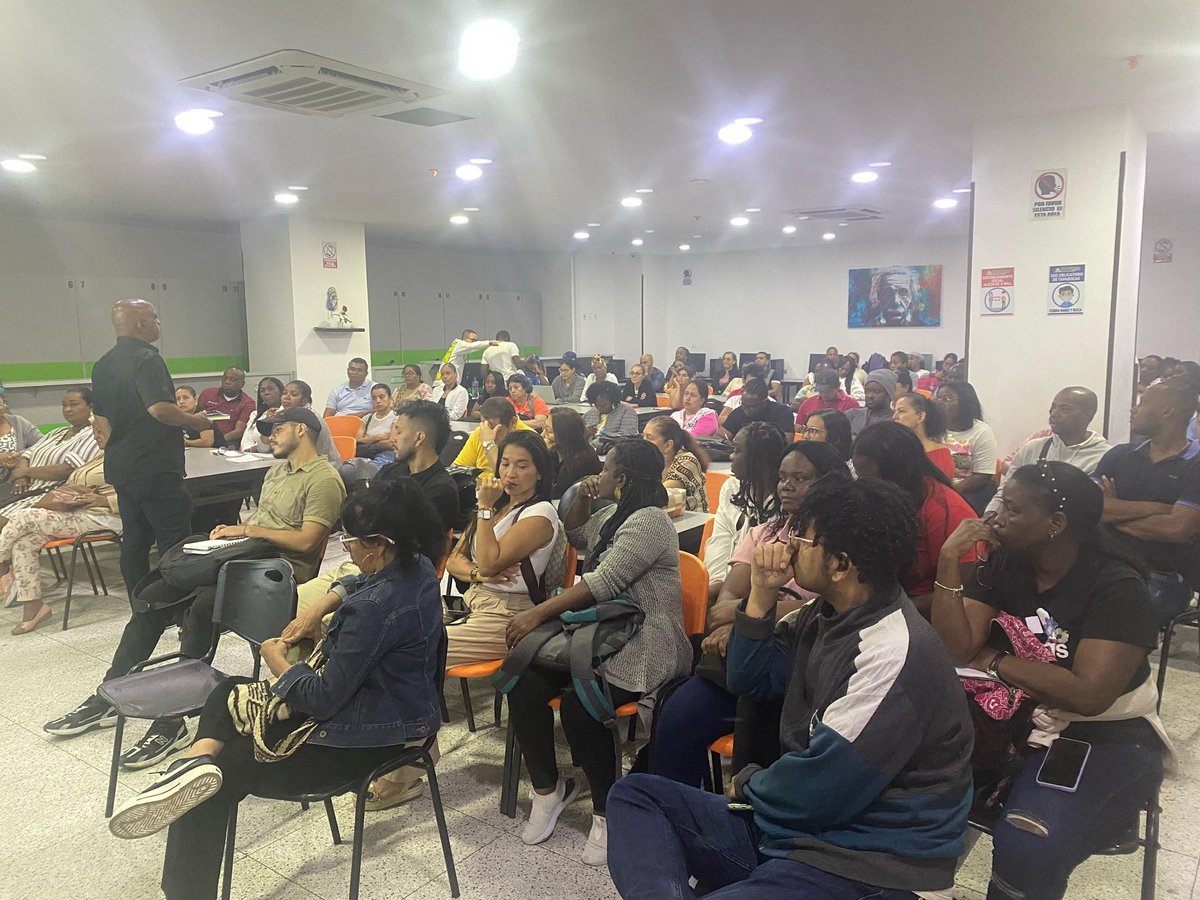 La política no puede ser el elogio a la dificultad, el engaño y la mentira.
La política es por naturaleza el mayor elogio a la democracia, el pensamiento, la gobernanza y el respeto a contradictores.
Proyecto #CiudadPositiva implica una ciudadanía responsable y activa ¡Se Puede!