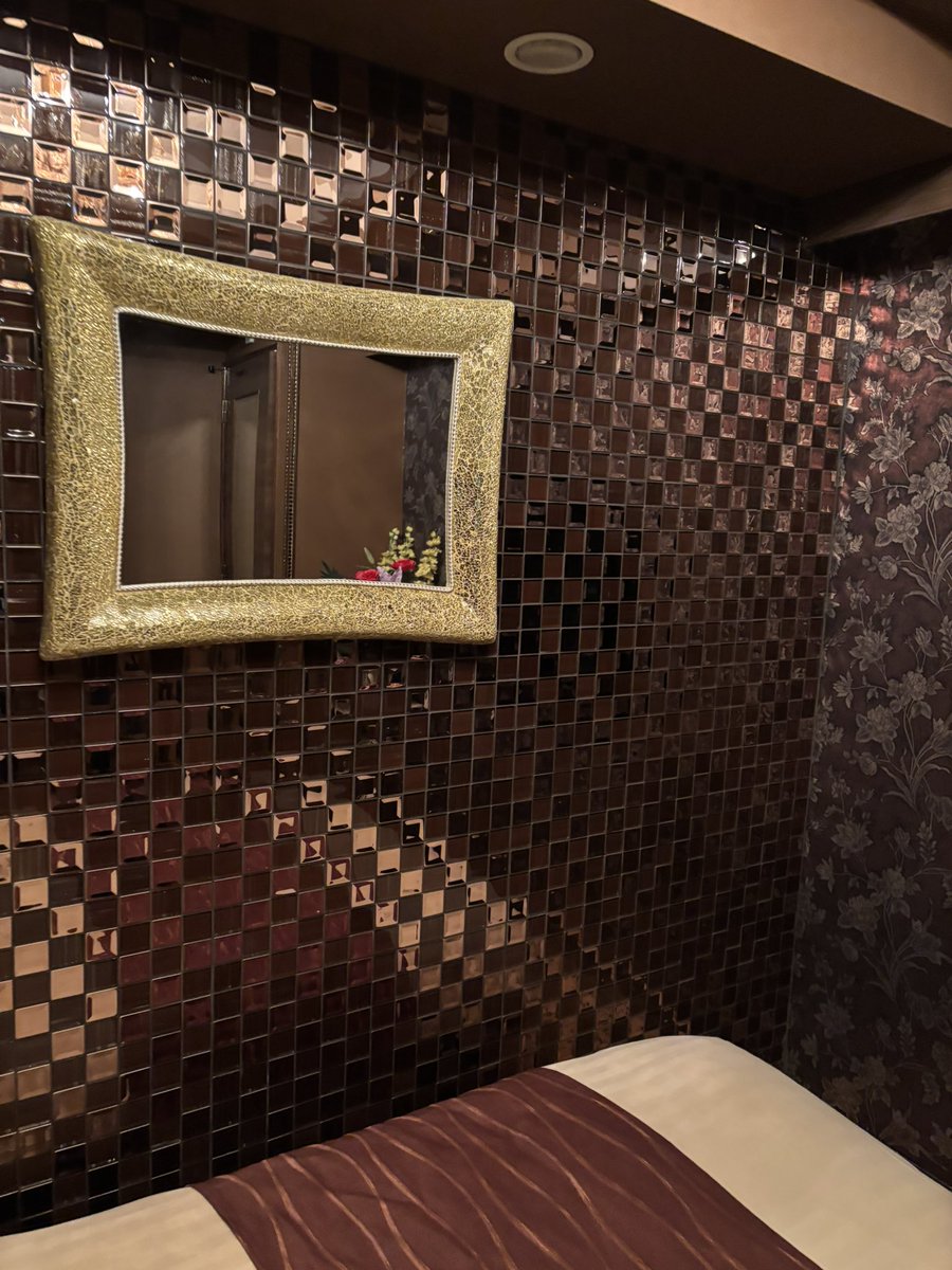 flower_time1's tweet image. Do you want to enjoy nightlife in Japan?
This is an account that provides information on culture that foreigners like when they come to Japan.

Do you like beautiful Japanese women?

訳すと日本の女の子は可愛い🩷