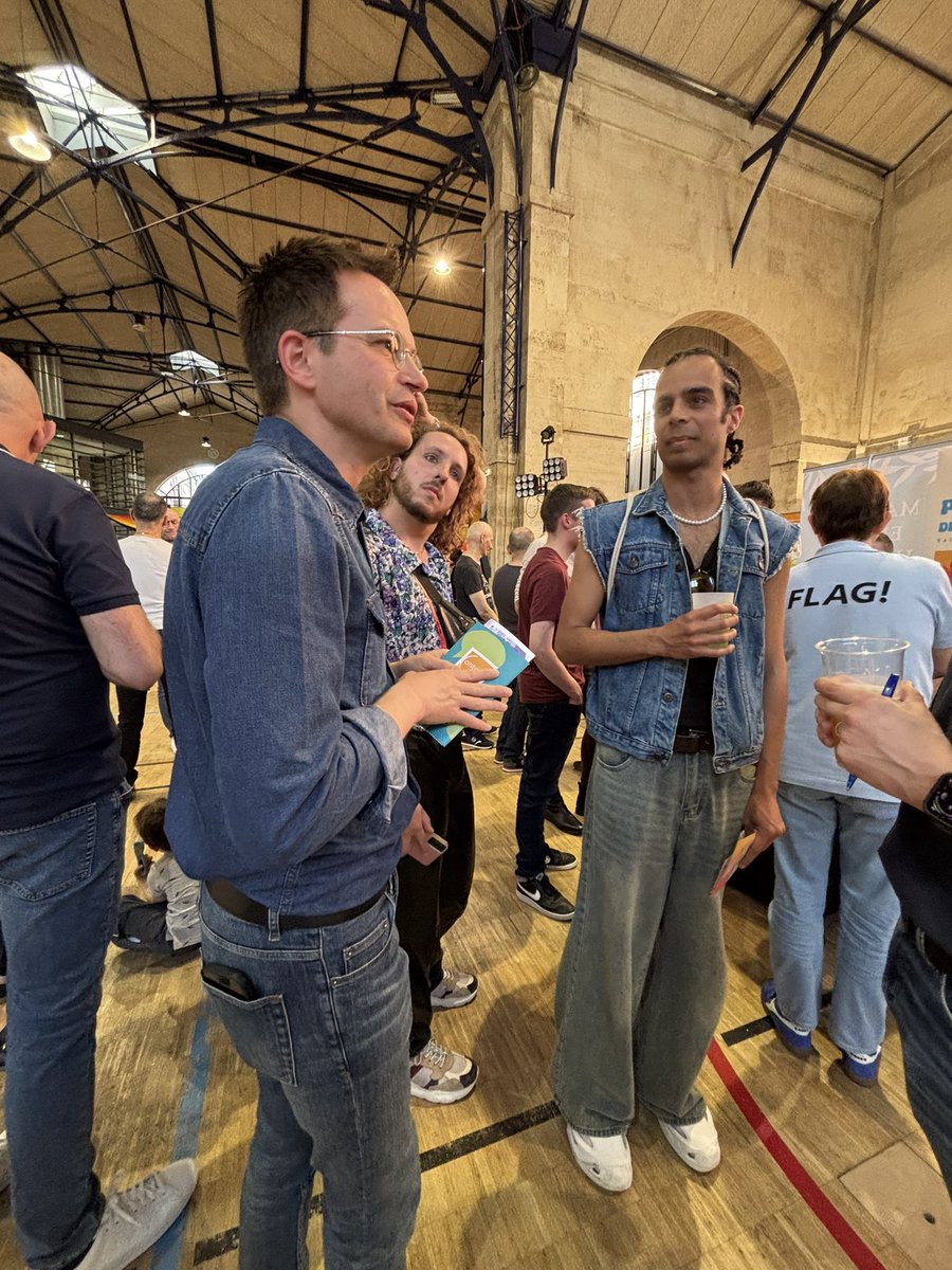Nous étions hier avec <a href="/pybournazel/">PierreYves Bournazel</a> au 25e Printemps des Assoces 2025, à la Halle des Blancs Manteaux à Paris ! 
#LGBTI+
Beaucoup de rencontres, d’échanges , du dynamisme de l’engagement pour toutes et tous 👏👏👏

Et <a href="/F_Liblin/">François LIBLIN</a> et <a href="/DenysEvelyne/">denys</a> 💕
#wasslango
#associationoutrans