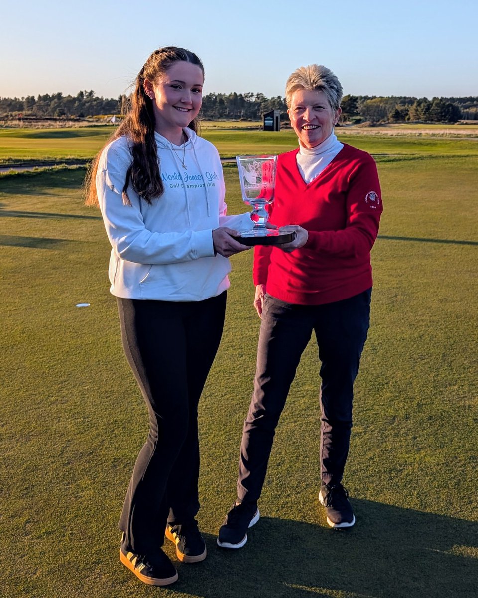FormbyLadiesGC's tweet image. Congratulations to Isobel Kelly of @AberdoveyGC,  winner of The Leveret—our 36-hole Women’s Scratch Open—yesterday.
  
Isobel fired rounds of 72 and 69 to finish on one-under par, and is pictured here with competition organiser Jan Keelan.