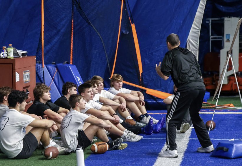 jefftrickeyqb's tweet image. Are you in it for you? Or to be a part of something bigger than you?   Get better today - for your TEAMMATES.