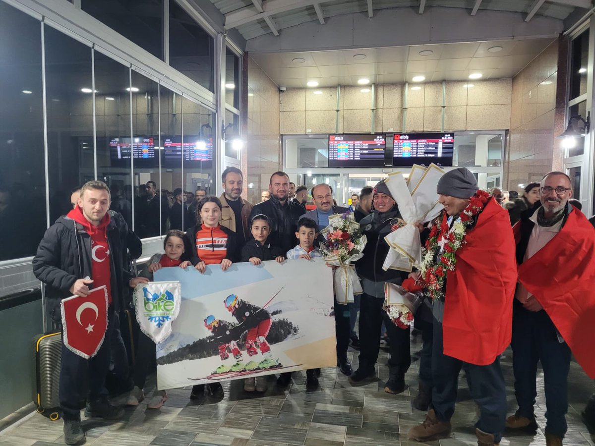 Şampiyonalar Yurda Döndü <a href="/OA_BAK/">Dr. Osman Aşkın Bak</a> <a href="/yilmaztunc/">Yılmaz TUNÇ</a> <a href="/gencliksporbak/">Gençlik ve Spor Bakanlığı 🇹🇷</a> <a href="/GSBsporgm/">Spor Hizmetleri Genel Müdürlüğü</a> <a href="/ErzurumValiligi/">T.C.Erzurum Valiliği</a> <a href="/erzurumbld/">Erzurum Büyükşehir Belediyesi</a> <a href="/GSB_Erzurum/">Erzurum Gençlik ve Spor İl Müdürlüğü</a> <a href="/ErzurumPortali/">Erzurum Portalı</a> <a href="/Erzurumlular25/">Erzurum</a>