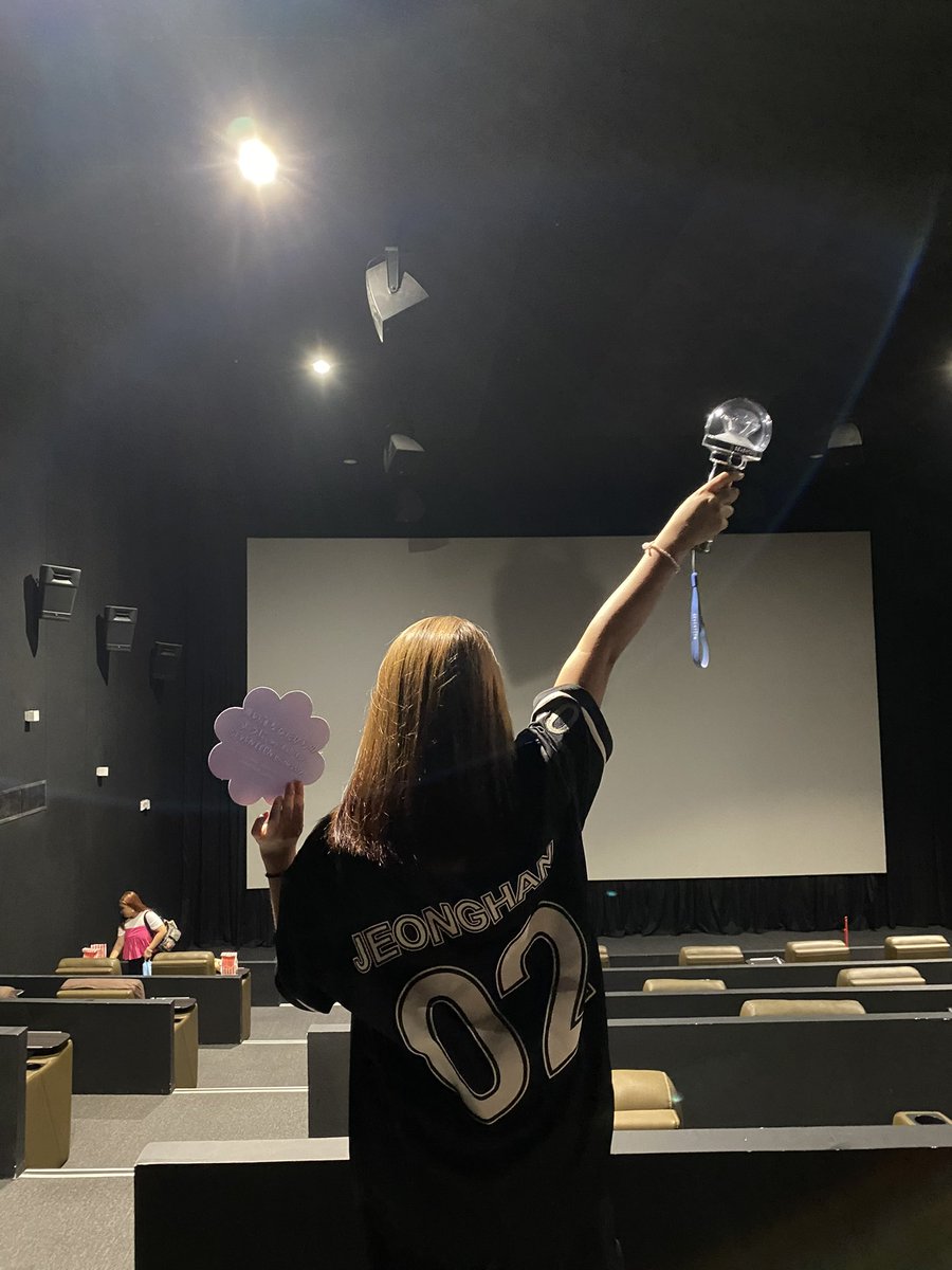 jeonghanyyniee's tweet photo. healed again😌🫂

had so much fun,thank you @SebongCSE and fellow carats!!💖

luvv u both @mrnluvssvt &amp; @jjkseven7 😚 https://t.co/zoSVeEMX2y