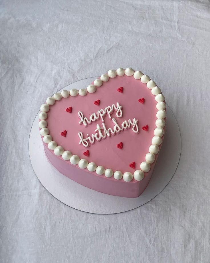 enzocrew_'s tweet photo. Feliz cumpleaños (atrasado) a @Edis_3500 
Gracias por ser una persona tan maravillosa y única, que sin duda hace de este fandom tan lindo! 
Te queremos ✨🍰
(tus chicos te traen flores en compensación de la tardanza 🫣) https://t.co/vVYQzHUeCX