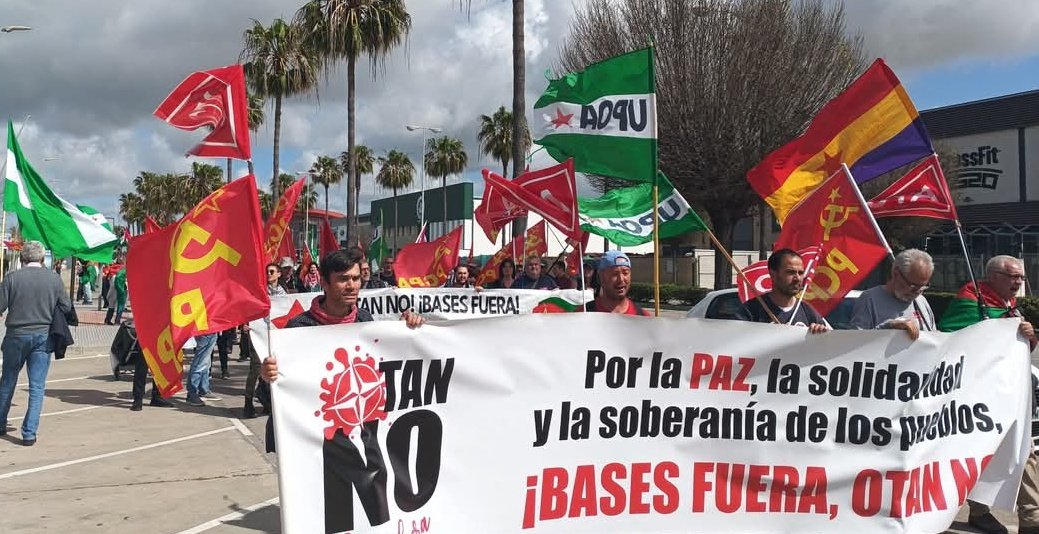 🚨 37° Marcha a Rota organizada por la Plataforma anti-Otan de Córdoba.

🚩Cientos de militantes comunistas y anti-imperialistas hemos reivindicado una Andalucía de paz, fuera de la OTAN y sin bases militares invasoras. 

Tomemos partido por la paz ✊

¡#OTANno!
¡#BasesFuera!