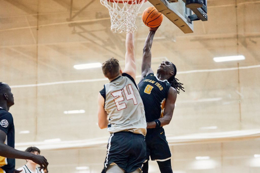 hoopseen's tweet image. #TheMainEvent Day 2 Notebook from @MekhiMcKinney3 

Story : hoopseen.com/north-carolina…