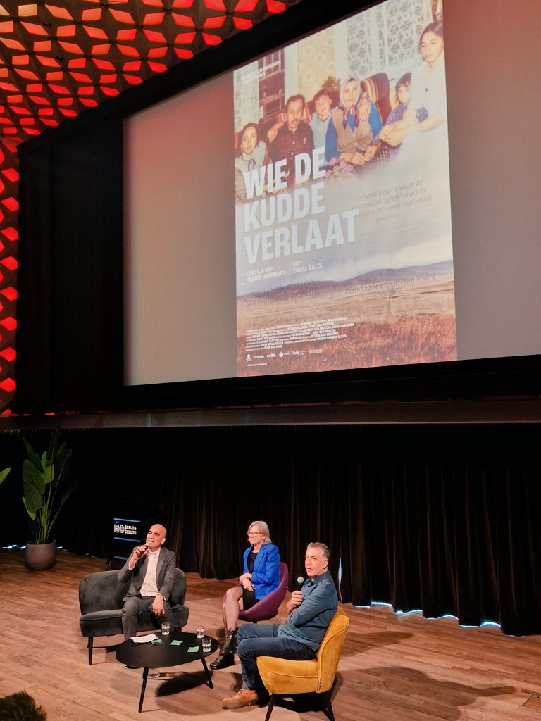 helenedebruine's tweet image. Indrukwekkende film van @HesterOvermars en @ErdalBalci9 &quot;Wie de kudde verlaat&quot;. Over door Nederland in stand gehouden feodale systemen. Vrouwen en meisjes zitten in de knel. Anno 2025 in Nederland.
Op 10 april wordt deze film uitgezonden op de NPO.