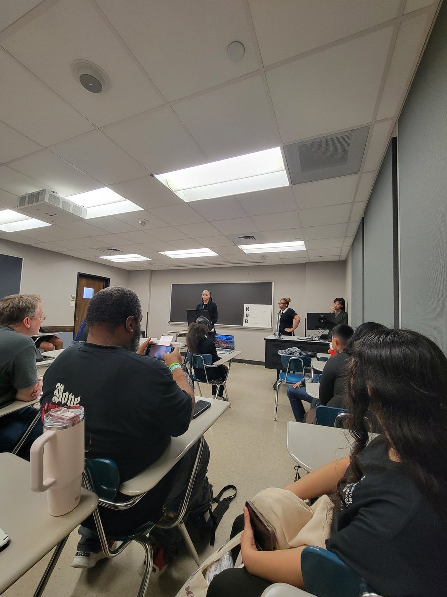 <a href="/LaPromesa_AISD/">La Promesa</a> history fair students got to show off their skills and knowledge to judges at the <a href="/NationalHistory/">National History Day</a> #texashistoryday competition. They explored the city of Austin and witnessed some great performances by other students. <a href="/AldineHistory/">Deborah Johnson</a> <a href="/ChrisCmarti26/">Christopher Martinez</a> #AldineImpact