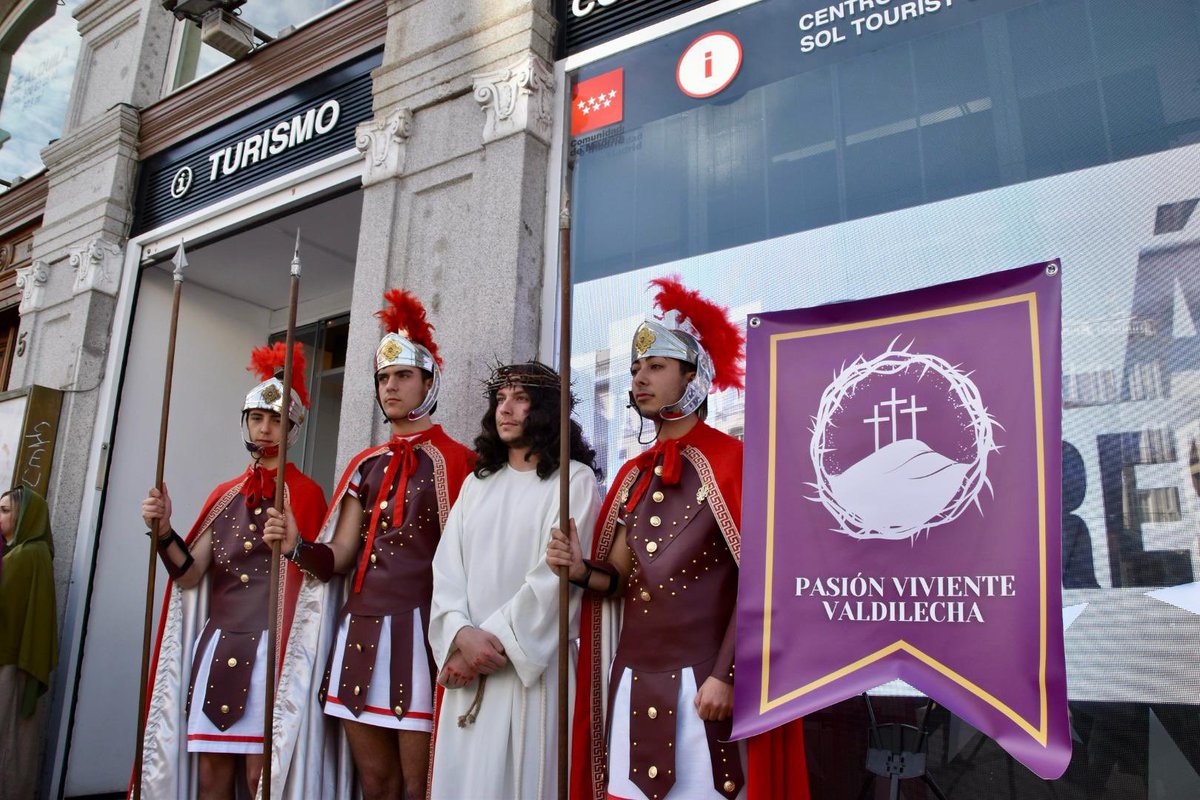 ￼✝️ La oficina de Turismo de Sol de la <a href="/ComunidadMadrid/">Comunidad de Madrid</a> ha acogido hoy la presentación de la Pasión Viviente de Jesús en #Valdilecha en su 28ª edición.

✅ Hasta 150 vecinos representarán la historia de los últimos días de Cristo en siete escenarios al aire libre.

#VisitMadrid