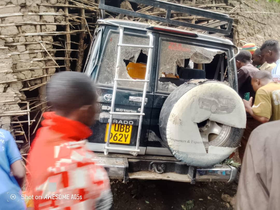 Tragedy struck in  Bundibugyo, when a fatal accident claimed the lives of 4 p'ple. A Land Cruiser careened out of control, veering off its path &amp; striking 2 people standing on the road. The vehicle then crashed into a nearby house, where a woman and her baby were killed instantly