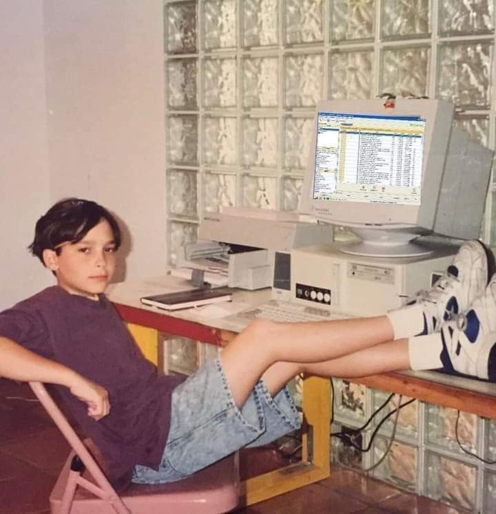 Yo, después de descargar una pelicula ".exe" por allá del 2002