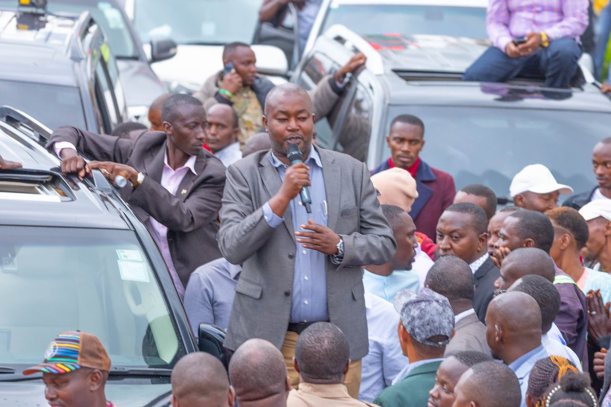 rigathi's tweet photo. To the great people of Kenol, Murang'a County, you remain indomitable. 

Thank you for the warm reception today afternoon, and the promise to remain one people now and in the days to come.

I shall always listen to you! https://t.co/5hPR1BxYUF