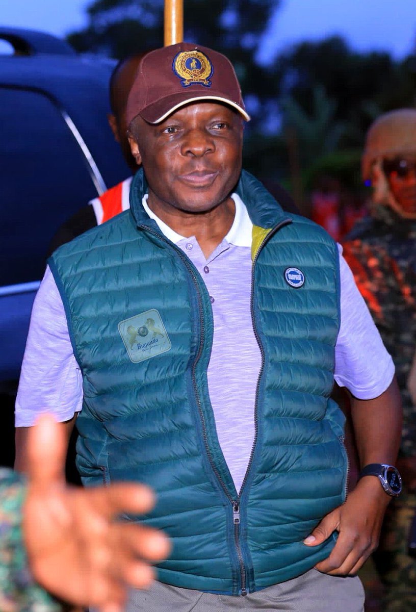 Ayi Katonda Kuuma Kabaka waffe.