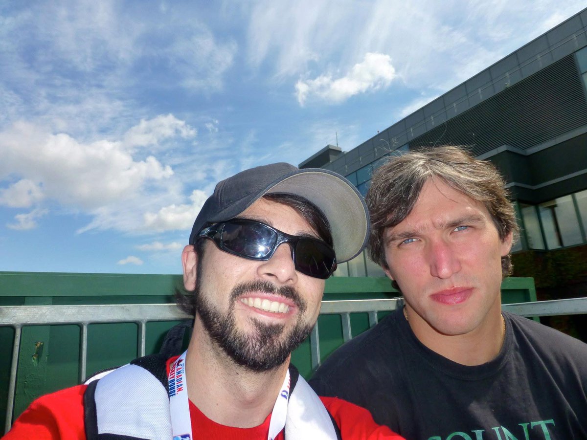 SmittDoggSports's tweet image. Congratulations to the gr8, who I had the pleasure of meeting in 2012 at the Wimbledon tennis courts in London, on scoring NHL goal #895! #Legend #Ovie #Ovechkin