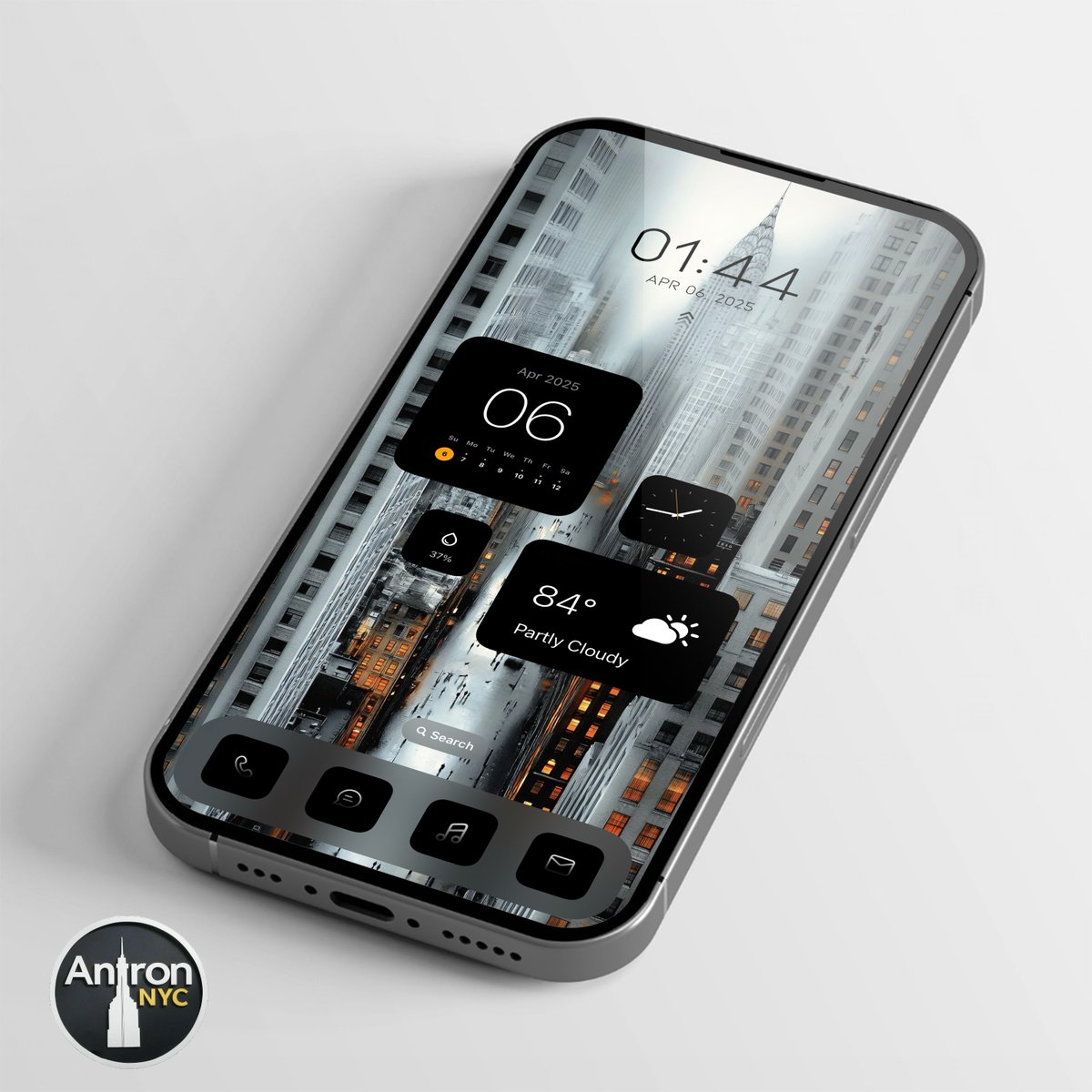 AntronNYC's tweet image. Urban vibes with a sleek digital touch—this home screen feels like NYC met a minimalist’s dream. Love the symmetry!
Widgets by @blvck_sun666 (top) @21MaRcO12 (bottom)
Wallpaper @Halleyapps
#iOSAesthetic #HomeScreenGoals