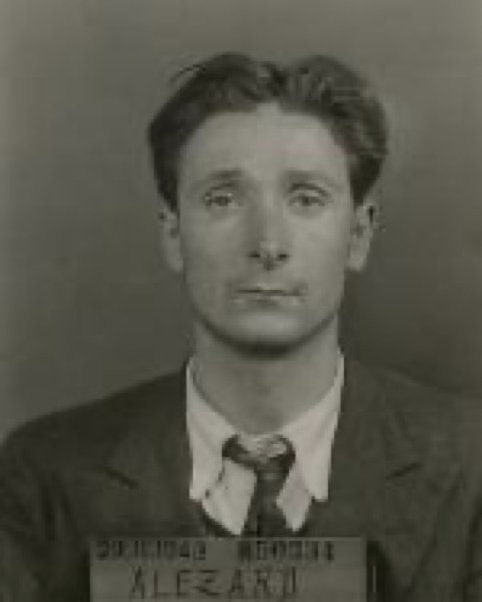 ANPIRomaPosti's tweet photo. #Patriota comunista operativo nel #FTPF, #JeanAlezard venne arrestato su delazione nel novembre '43 a #Parigi durante una riunione clandestina.Interrogato e torturato brutalmente della #Gestapo venne fucilato l'#11aprile 1944 a #MontValérien.Aveva 28 anni. https://t.co/5Fvqwy0qdb