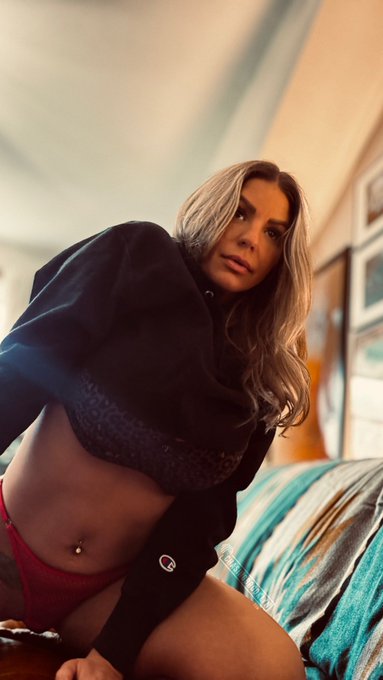 Watch Brooklyn Chase™'s leaked NSFW photo on TwXstars