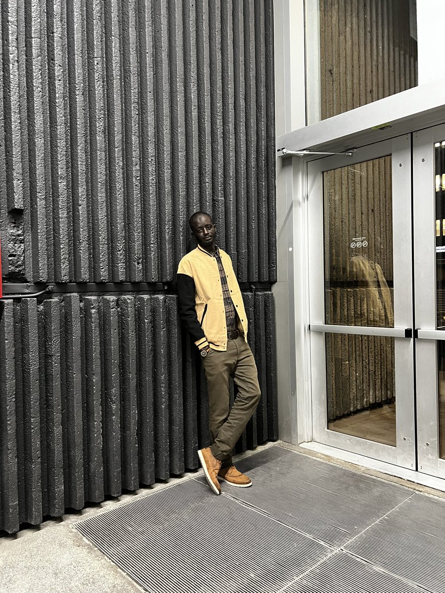 If I take the blâme
Put it all on me
I just pray that I
Don't end up lonely
This world will drive you real crazy and out of control
Make you wanna pull out and let them shots go
Had to just chill out, 'cause I don't wanna slide
Losin' homies really hurt to my soul
#beautifulday