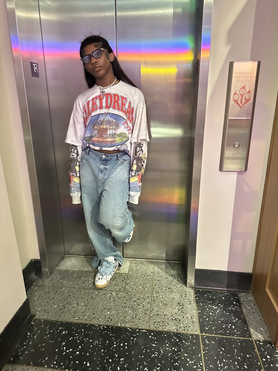 lilrackzhoe's tweet image. #gradbash