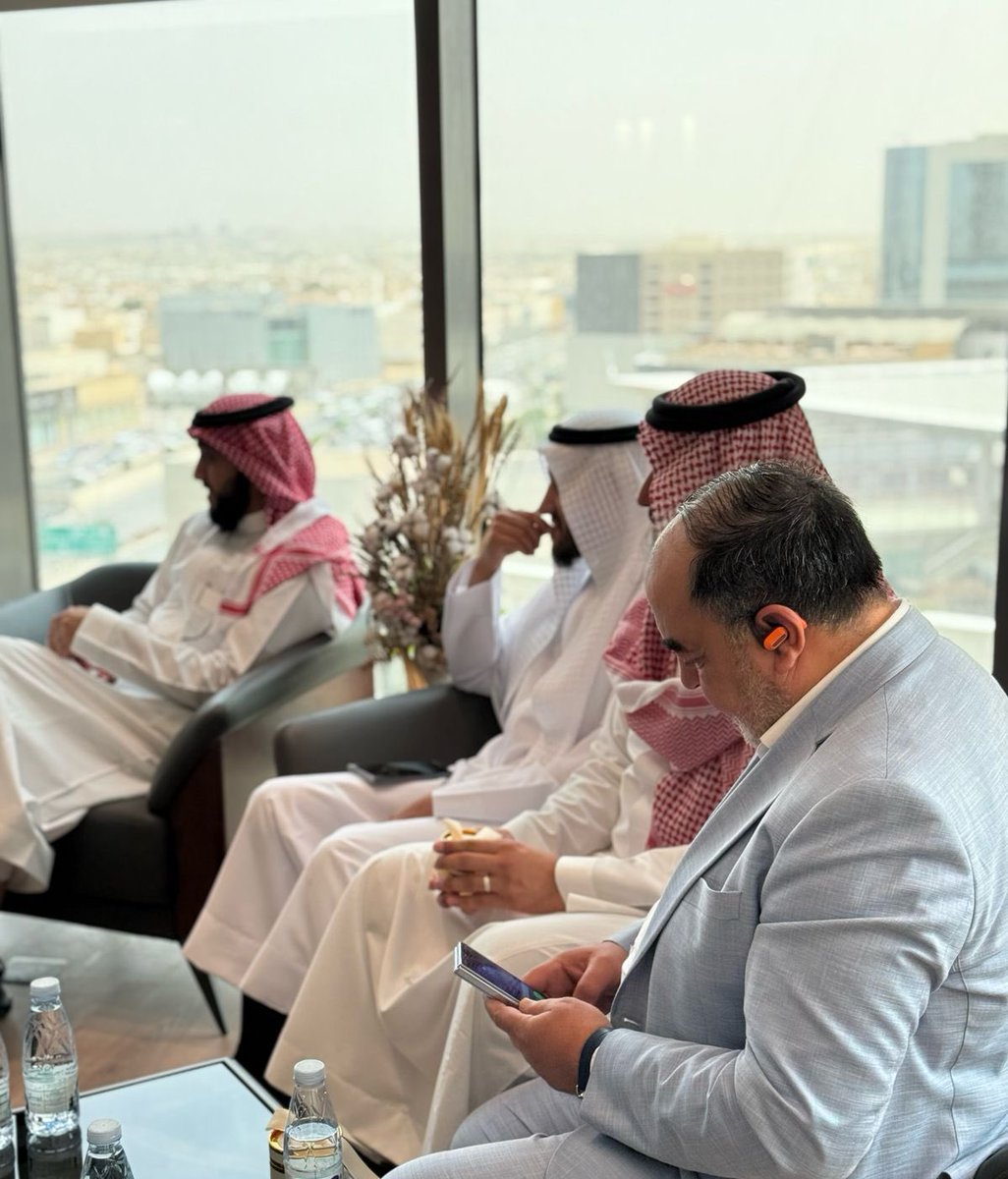 شركة الجندي للمحاماة تحتفي بعيد الفطر المبارك لعام 1446هـ، وتعايد منسوبيها بمقرها الرئيس في الرياض.