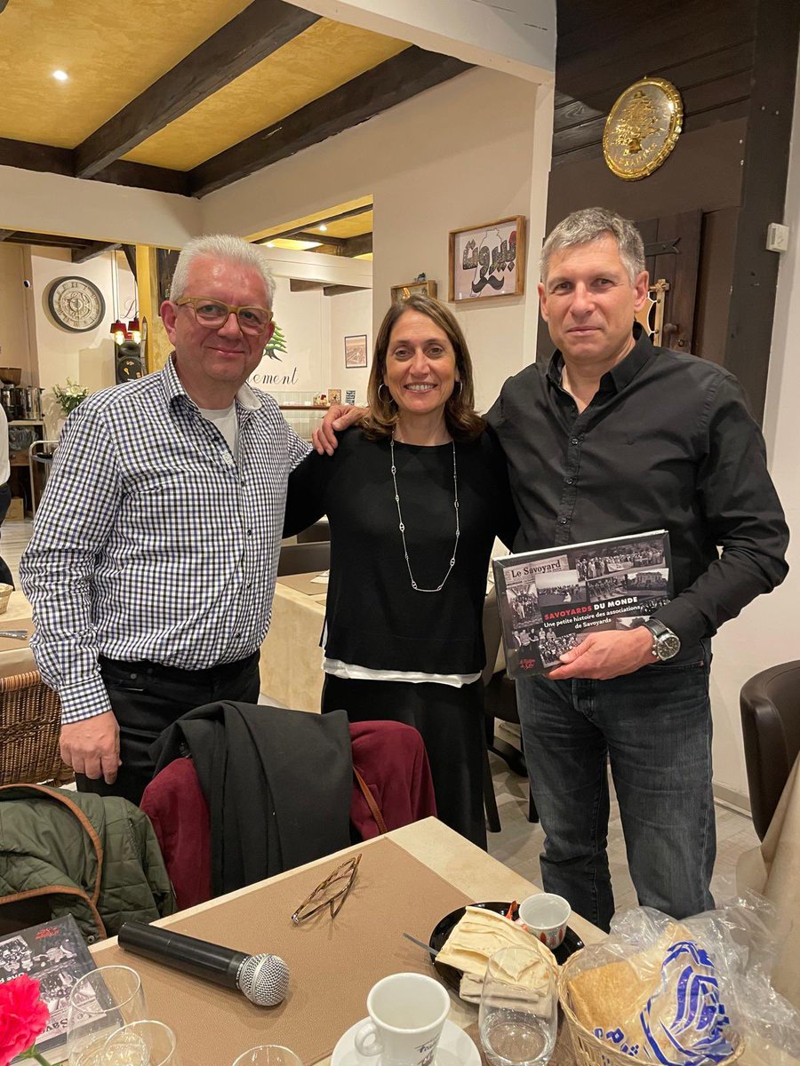 Super dîner de bienfaisance à Grenoble avec <a href="/Savoyards7374/">Savoyards du Monde</a> &amp; la Cpie de Savoie
Merci à tous les amis venus pr partager un mezze 🇱🇧 
Un grand merci à <a href="/FabriceBalanche/">Balanche</a> pr sa présentation passionnante et à notre Pdt d'honneur JP Vial pr sa présence
 
👉helloasso.com/associations/l…